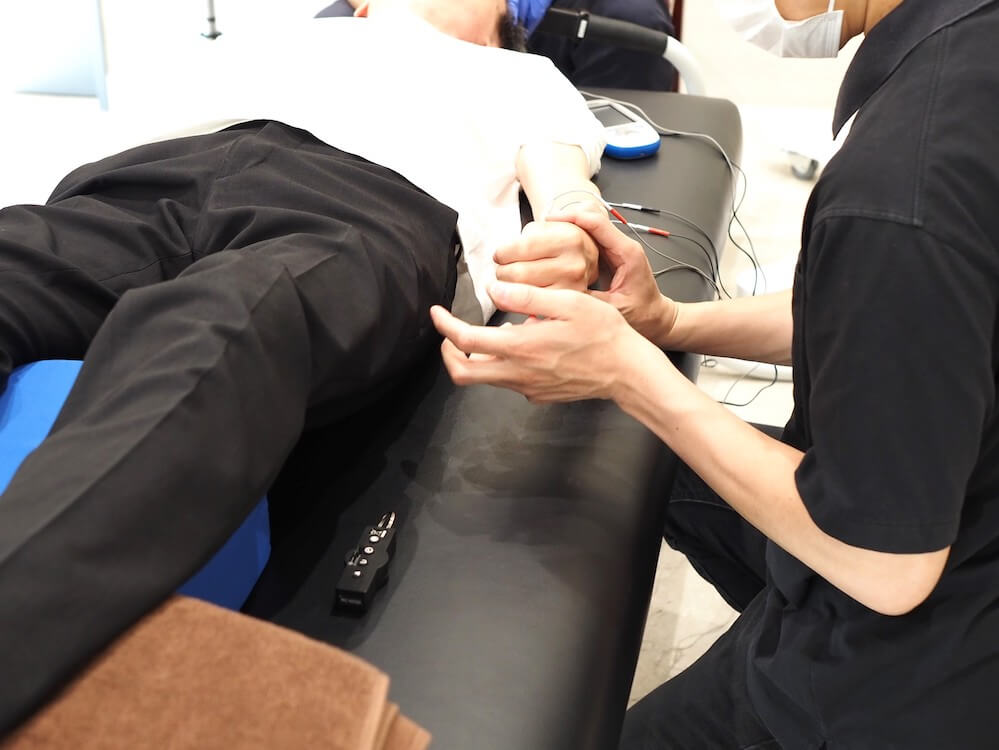 電気刺激（EMS)＋反復運動のイメージ画像