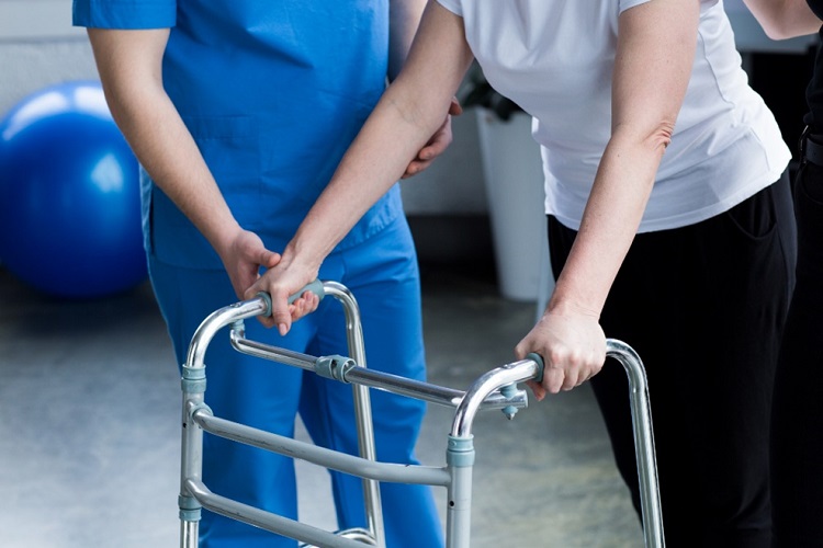脊髄梗塞のリハビリについて